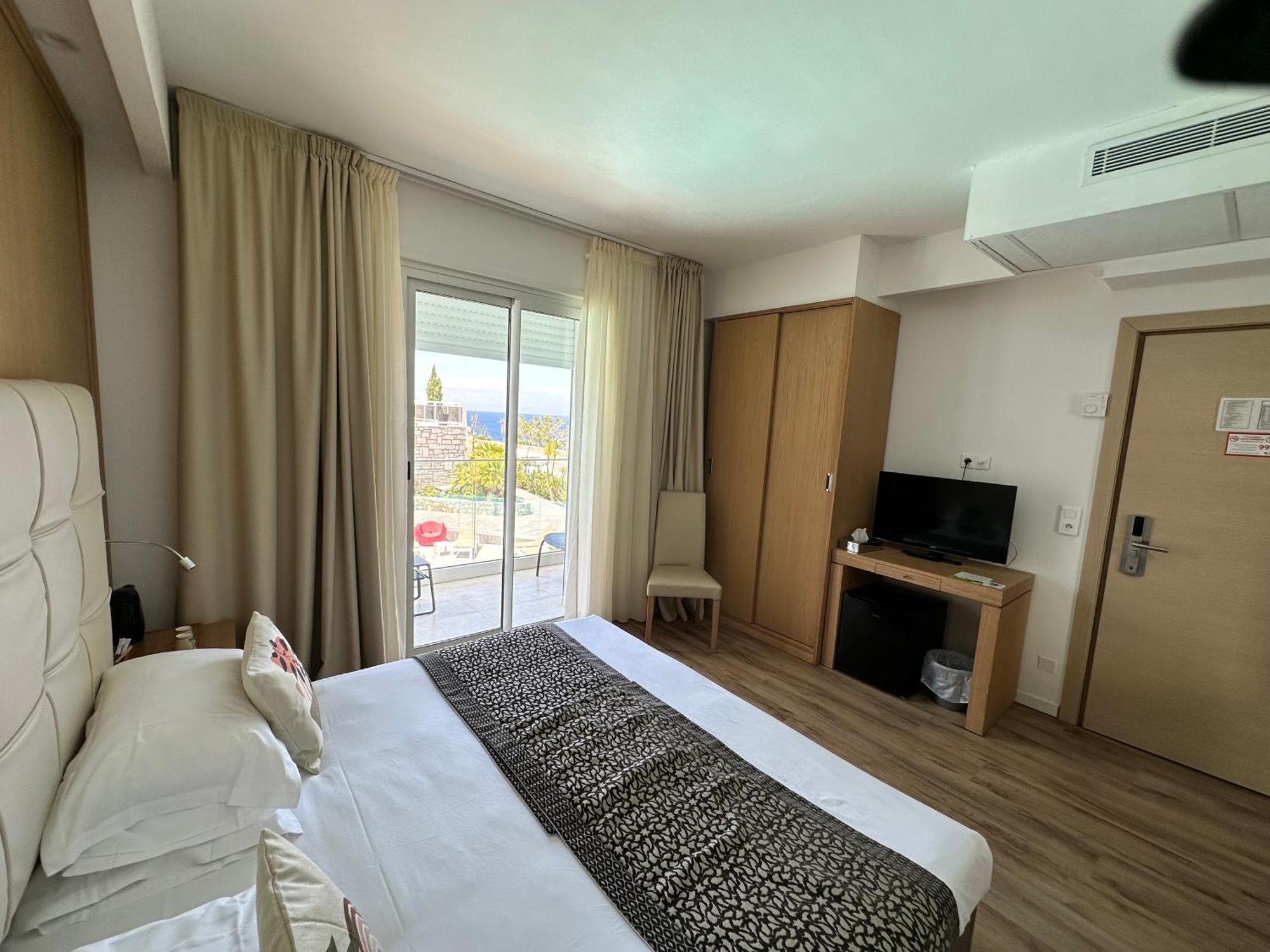 Hotel Revellata & Spa Кальви Экстерьер фото